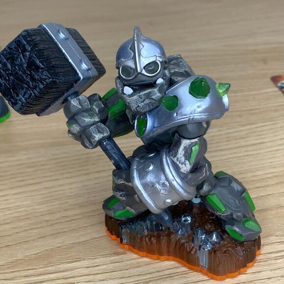 Skylanders Lot of 3 Hex , Boomer and Crusher Figures and Matching Cards - Picture 11 of 11